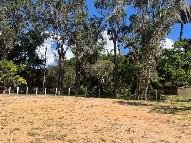 Terreno com 449m², à venda, no bairro Carangola em Petrópolis