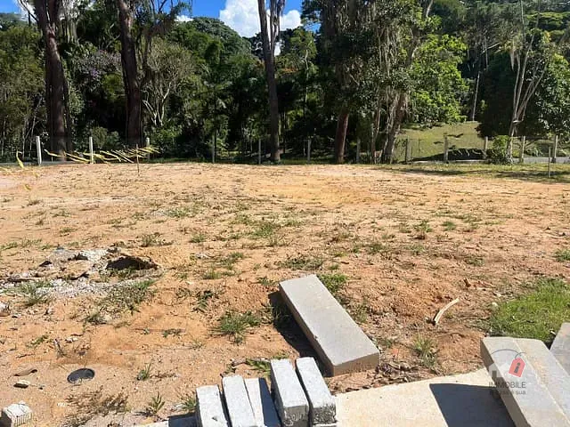 Terreno com 449m², à venda, no bairro Carangola em Petrópolis