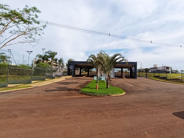 Terreno com 375m², à venda, no bairro Jardim Tarobá em Cambé