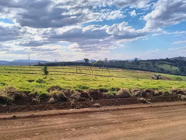 Terreno com 360m², à venda, no bairro Cachoeira em Atibaia