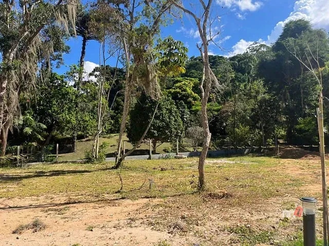 Terreno com 457m², à venda, no bairro Carangola em Petrópolis