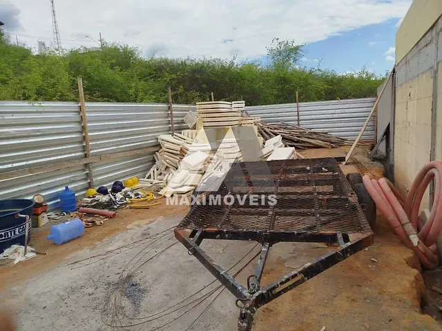 Terreno com 180m², à venda, no bairro São Geraldo em Araçuaí