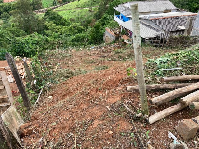 Terreno com 439m², à venda, no bairro Vila Rica em Extrema