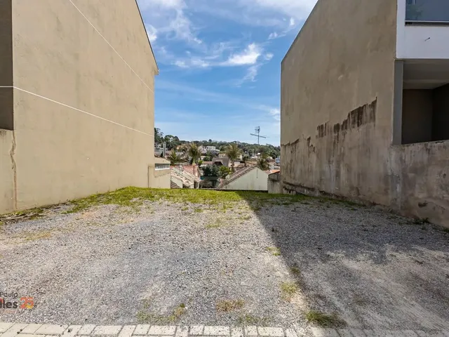 Terreno à venda, no bairro Santa Cândida em Curitiba