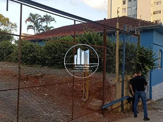 Terreno com 315m², para alugar, no bairro Centro em Pouso Alegre