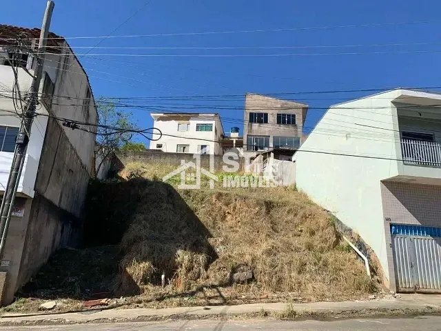 Terreno com 257m², à venda, no bairro Vila Muterle em Andradas