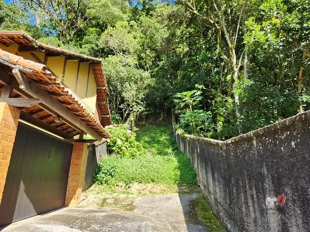 Terreno com 2600m², à venda, no bairro Morin em Petrópolis