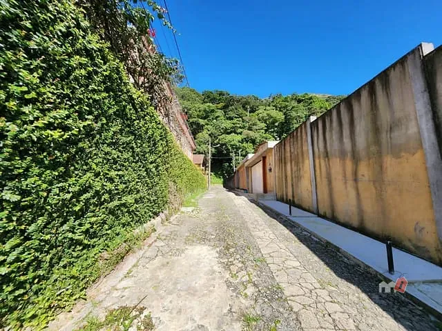 Terreno com 2600m², à venda, no bairro Morin em Petrópolis