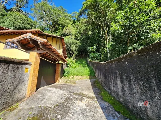 Terreno com 2600m², à venda, no bairro Morin em Petrópolis
