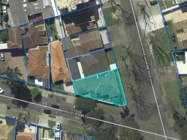 Terreno à venda, no bairro Água Verde em Curitiba