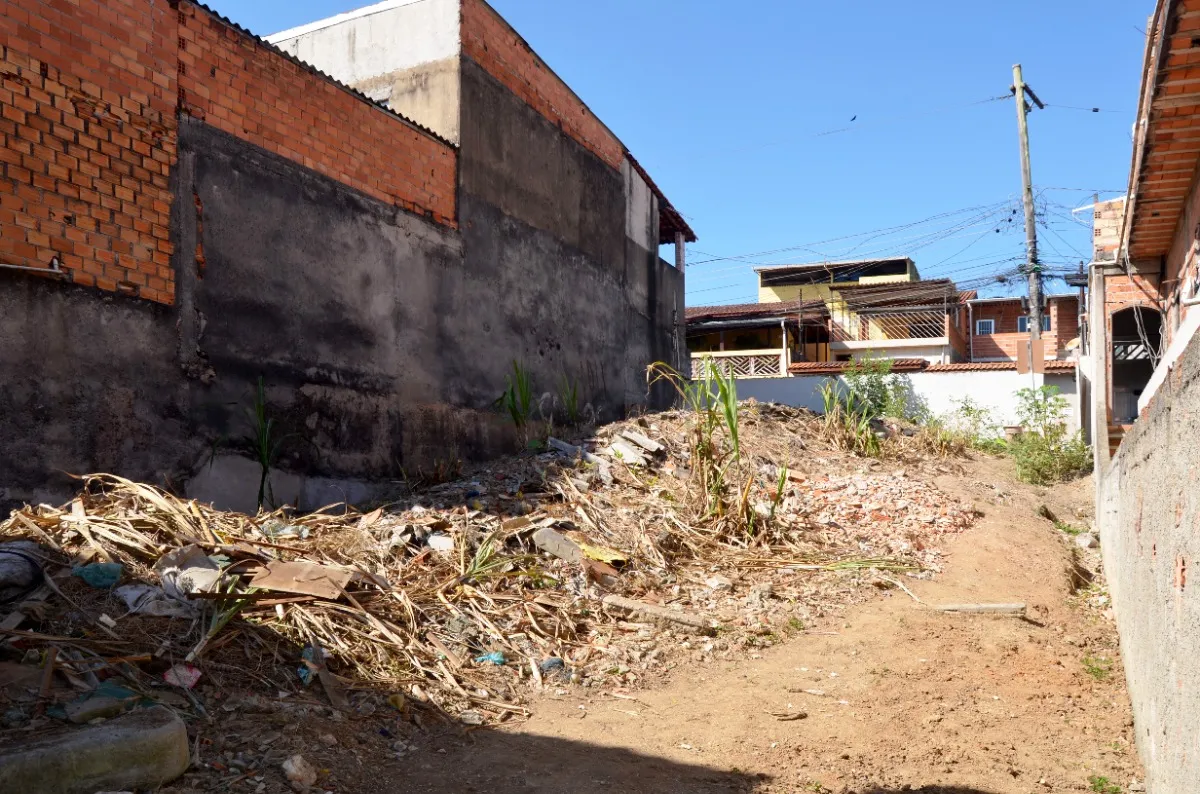 Terreno residencial para venda em Jardim Almeida Prado, 250m²