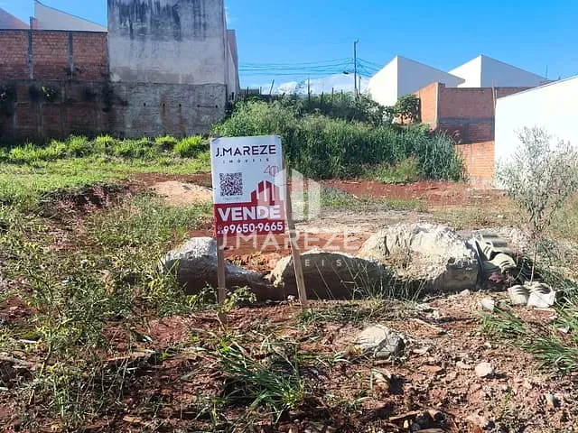 Terreno com 275m², à venda, no bairro Residencial Araucária em Apucarana