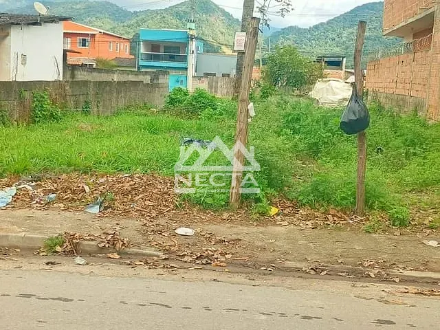 Terreno com 900m², à venda, no bairro Pegorelli em Caraguatatuba