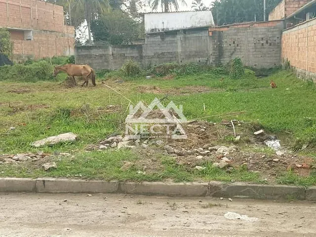 Terreno com 900m², à venda, no bairro Pegorelli em Caraguatatuba
