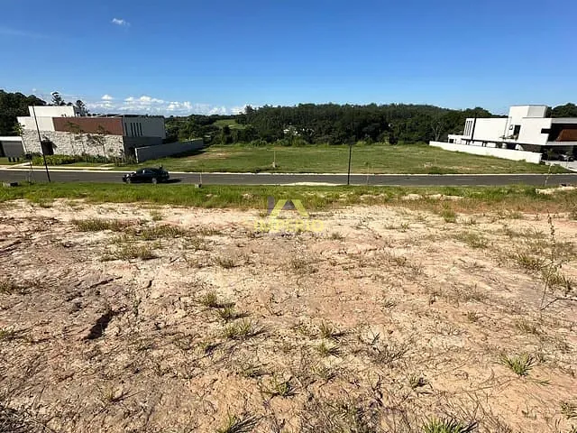 Terreno com 524m², à venda, no bairro Parque Villa dos Pinheiros em Indaiatuba