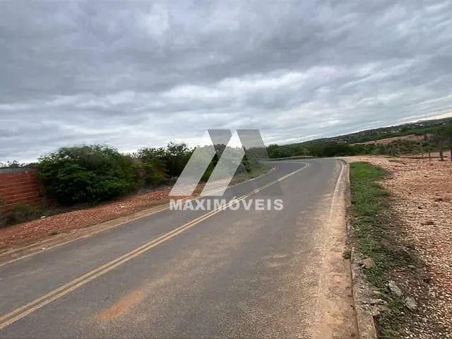 Terreno com 3130m², à venda, no bairro J K em Araçuaí