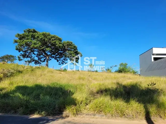 Terreno com 602m², à venda, no bairro Jardim Mantiqueira II em Andradas