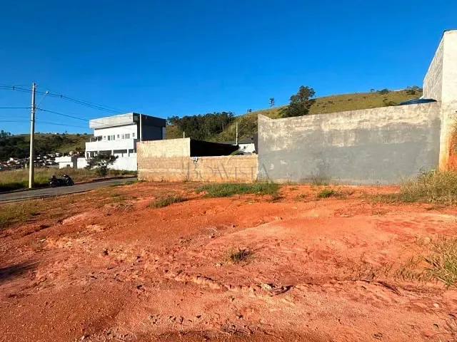 Terreno com 140m², à venda, no bairro Jardim Helena em Piracaia