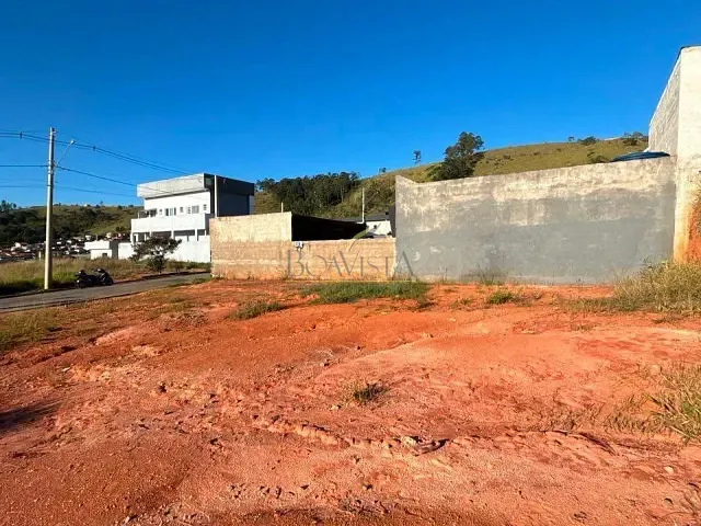 Terreno com 140m², à venda, no bairro Jardim Helena em Piracaia