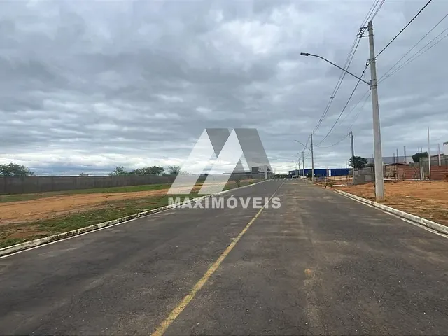 Terreno com 496m², à venda, no bairro Jardim das Palmeiras em Araçuaí
