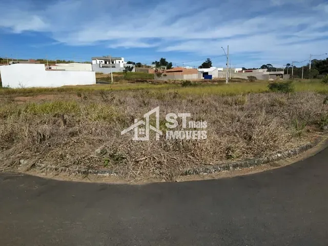 Terreno com 304m², à venda, no bairro Jardim São Cristovão em Andradas