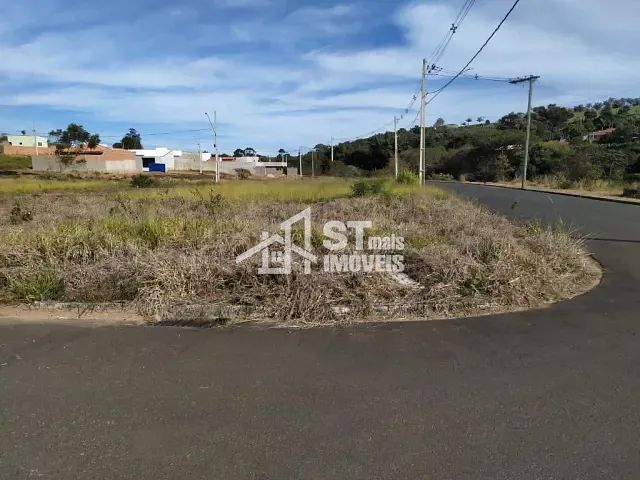 Terreno com 304m², à venda, no bairro Jardim São Cristovão em Andradas