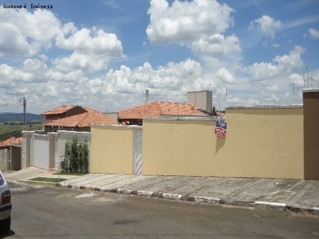 Foto do Terreno - TERRENO PLANO INTEIRO MURADO EM ÓTIMA LOCALIZAÇÃO. | Guaxupé Imóveis Ltda