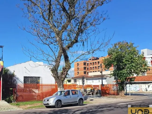 Terreno com 946m², à venda, no bairro REBOUÇAS em Curitiba