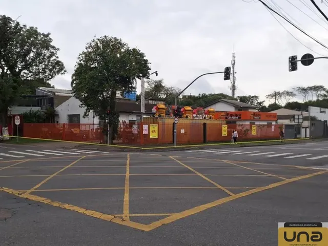 Terreno com 946m², à venda, no bairro REBOUÇAS em Curitiba