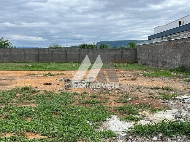 Terreno com 420m², à venda, no bairro Jardim das Palmeiras em Araçuaí