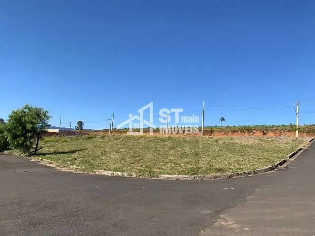 Terreno com 293m², à venda, no bairro Parque São Cristovão em Andradas