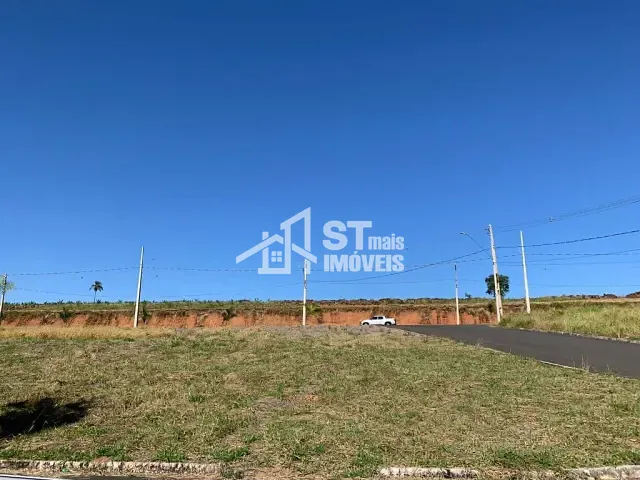 Terreno com 293m², à venda, no bairro Parque São Cristovão em Andradas
