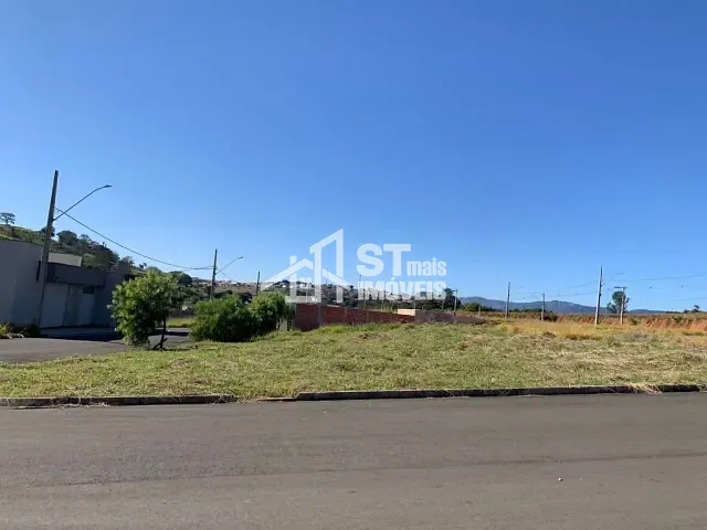 Terreno com 293m², à venda, no bairro Parque São Cristovão em Andradas