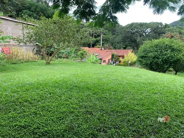 Terreno com 812m², à venda, no bairro Corrêas em Petrópolis