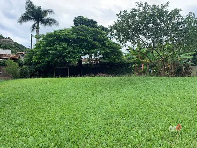Terreno com 812m², à venda, no bairro Corrêas em Petrópolis