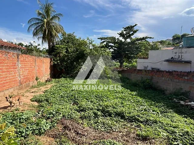 Terreno com 232m², à venda, no bairro Bela Vista em Araçuaí