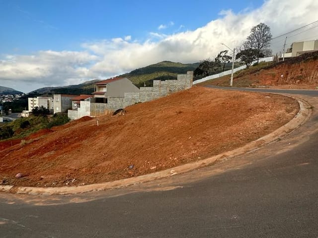 Terreno com 500m², à venda, no bairro Vila Garden em Extrema