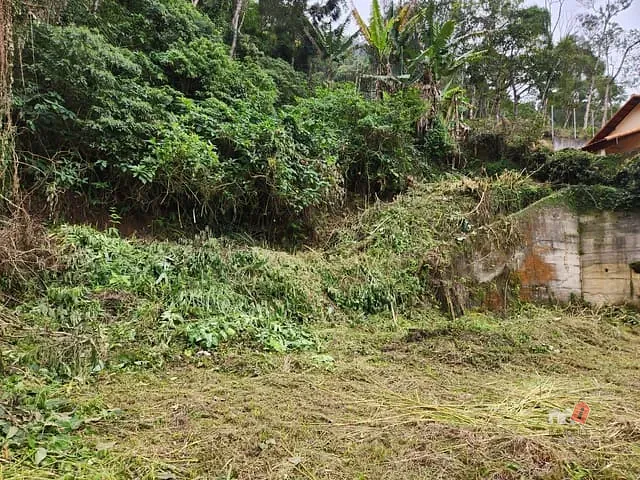 Terreno com 1355m², à venda, no bairro Quarteirão Ingelheim em Petrópolis