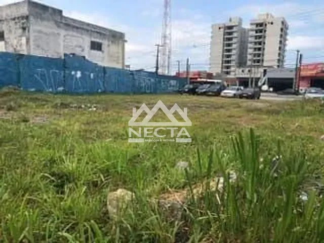 Terreno com 832m², à venda, no bairro Jardim Britânia em Caraguatatuba