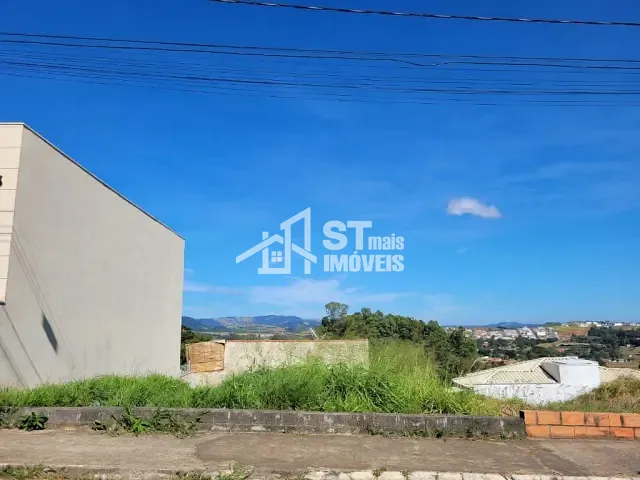 Terreno com 200m², à venda, no bairro Jardim Ipe em Andradas