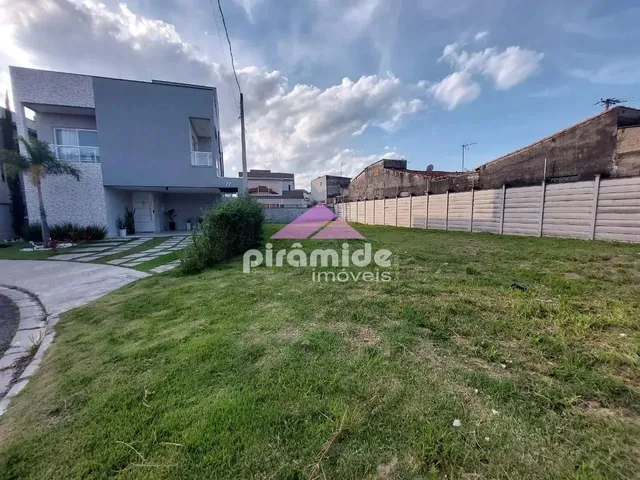 Terreno com 392m², à venda, no bairro Jardim Jacinto em Jacareí