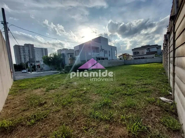 Terreno com 392m², à venda, no bairro Jardim Jacinto em Jacareí