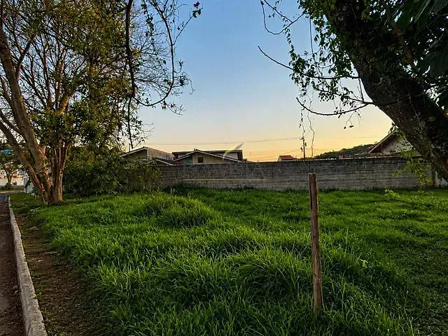 Terreno com 330m², à venda, no bairro Recanto do Cachoeira em Piracaia