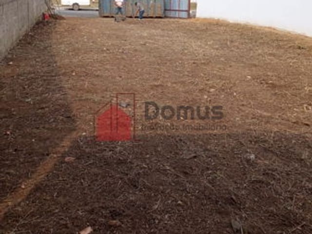 Terreno com 300m², à venda, no bairro Laerte Assunção em Pindamonhangaba