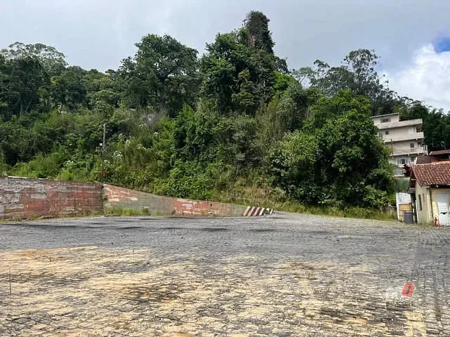 Terreno com 10000m², à venda, no bairro Coronel Veiga em Petrópolis