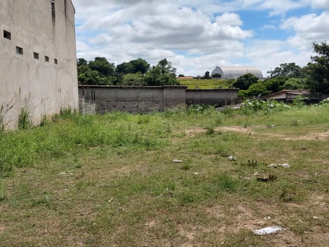 Terreno com 250m², à venda, no bairro Conjunto Residencial Araretama em Pindamonhangaba