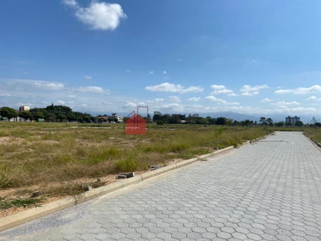 Terreno com 175m², à venda, no bairro Moreira César em Pindamonhangaba