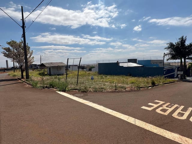 Terreno com 387m², à venda, no bairro Jardim Parana em Cambé
