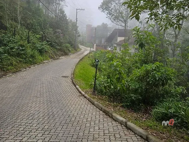 Terreno com 2233m², à venda, no bairro Quarteirão Ingelheim em Petrópolis