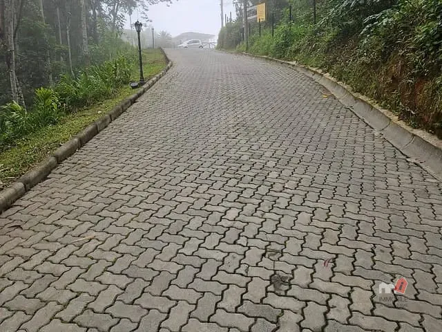 Terreno com 2233m², à venda, no bairro Quarteirão Ingelheim em Petrópolis